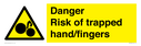 danger-risk-of-trapped-handfingers~
